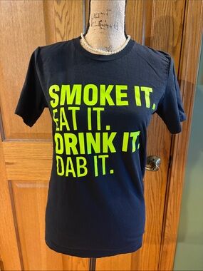 RISE sz SMALL dispo logo unisex black Tshirt smoke it eat it drink it cute fun